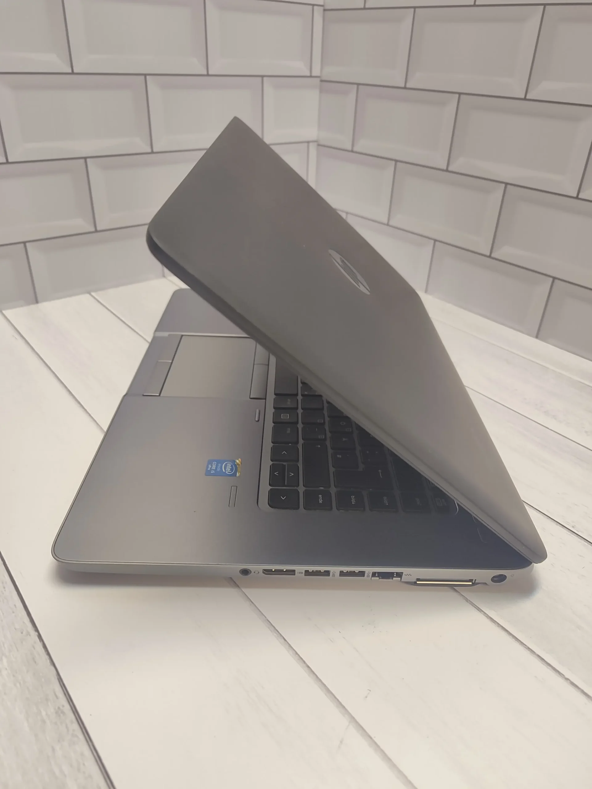 نقد و بررسی لپ تاپ HP EliteBook 850 G2 نقد و بررسی لپ تاپ HP EliteBook 850 G2